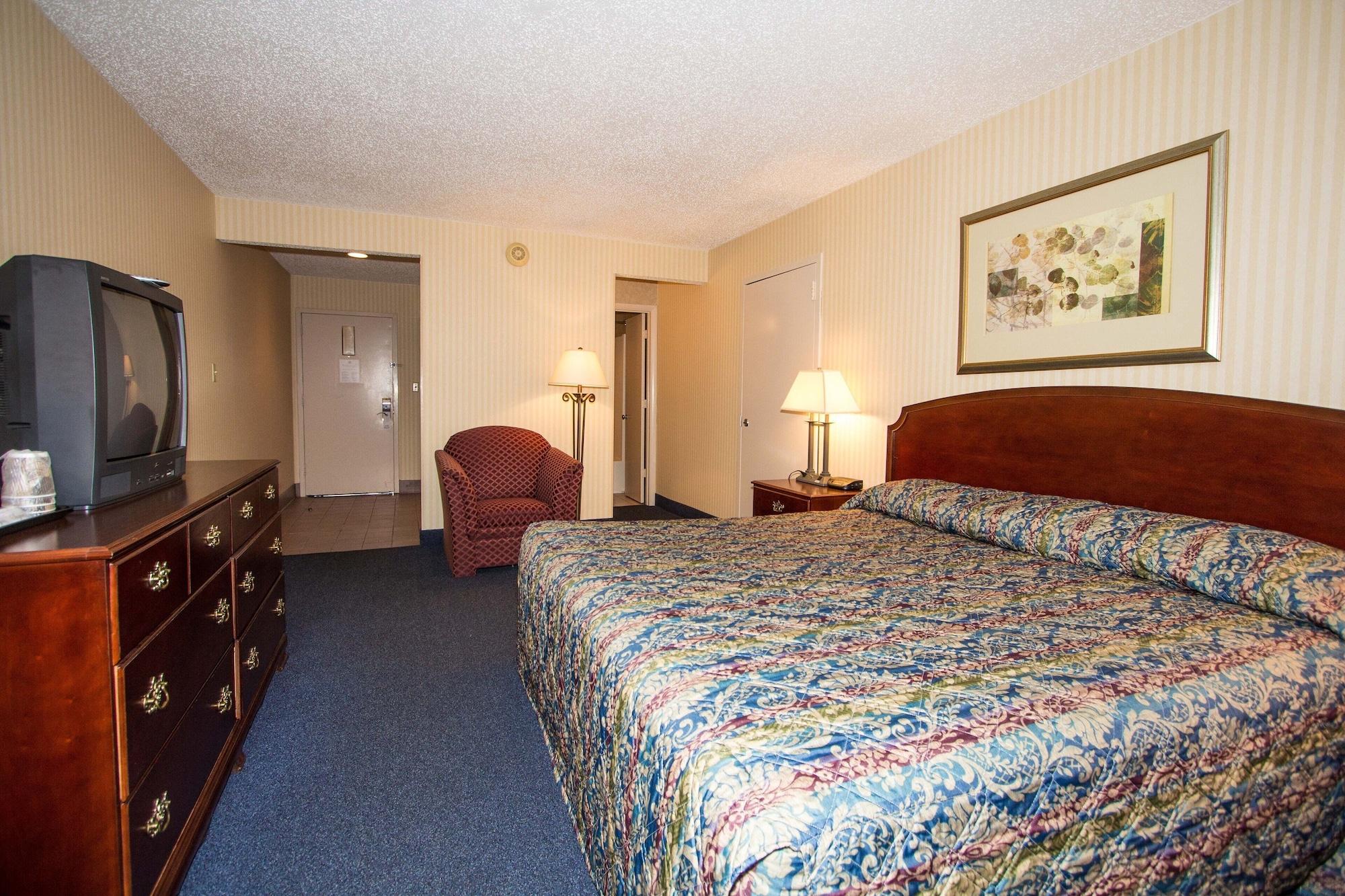 Red Roof Inn & Suites Newport News Eksteriør billede