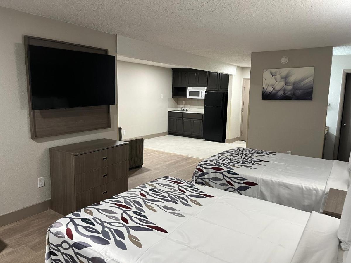 Red Roof Inn & Suites Newport News Eksteriør billede