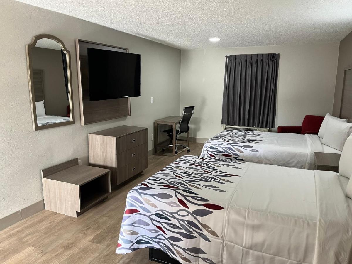 Red Roof Inn & Suites Newport News Eksteriør billede