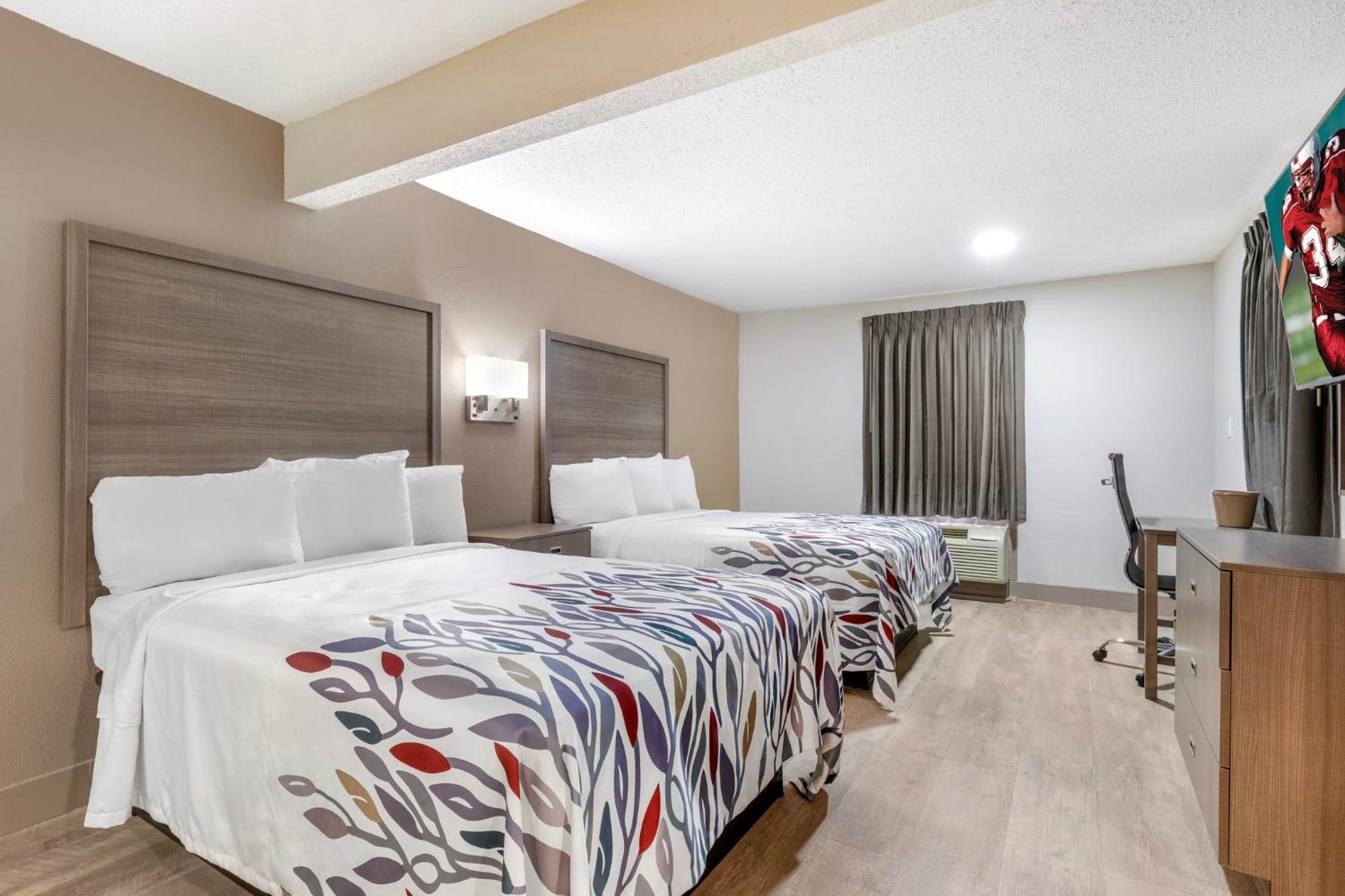 Red Roof Inn & Suites Newport News Eksteriør billede