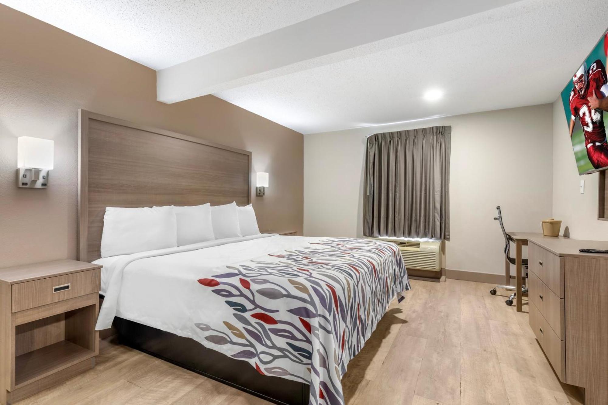Red Roof Inn & Suites Newport News Eksteriør billede