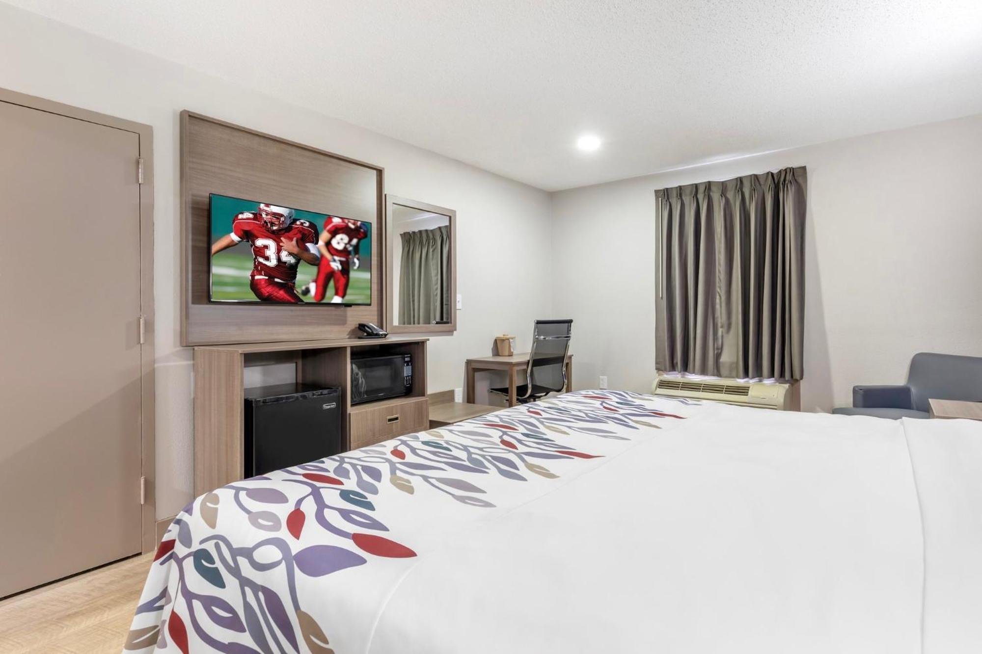 Red Roof Inn & Suites Newport News Eksteriør billede